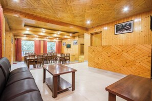 Daily continental breakfast for a fee - Foxoso Cherry Hotel Manali (Manali)