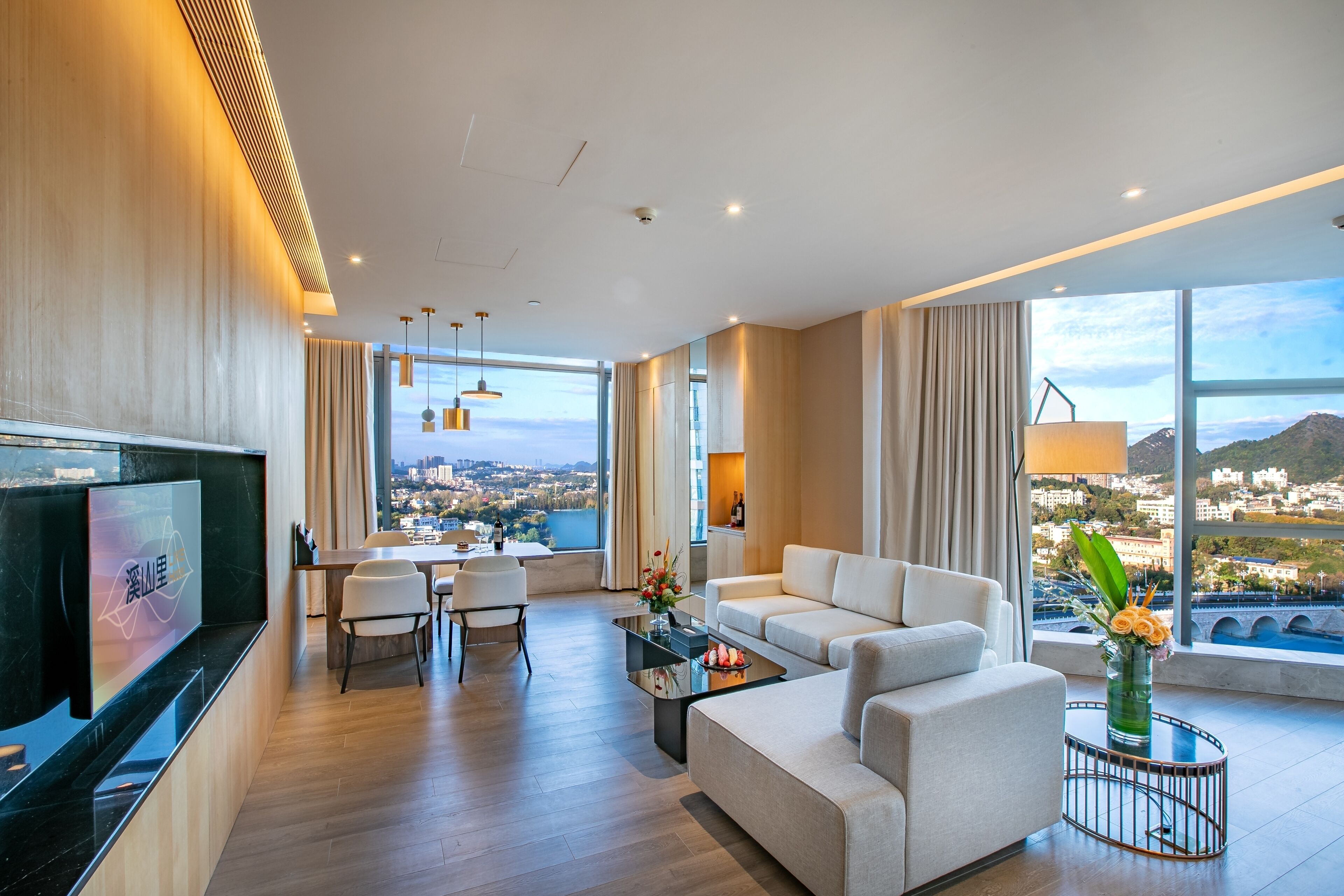 Premier Suite, Lake View | Premium bedding, down duvets, minibar, in-room safe