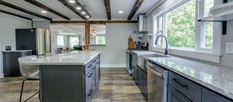 Boondock Retreat, pet friendly home with EV charger