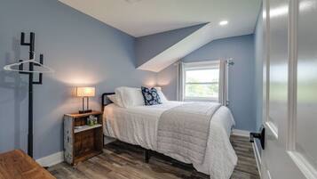 4 bedrooms, iron/ironing board, free WiFi, bed sheets