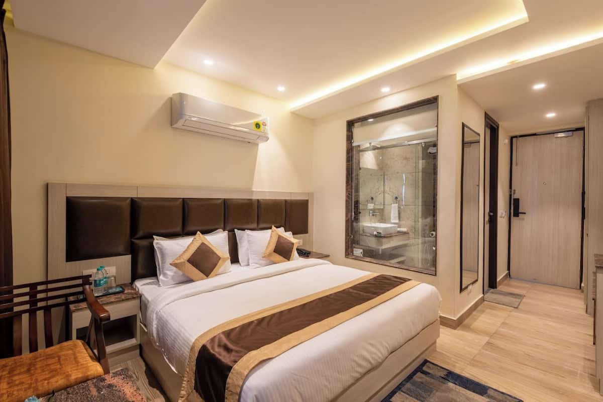 Royal Room, Valley View | Free WiFi, bed sheets