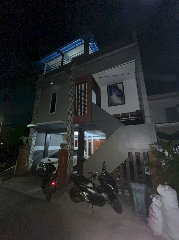 Front of property - Hotel O Kenari Residence (Depok)