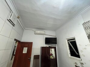 Deluxe Double Room - Hotel O Kenari Residence (Depok)