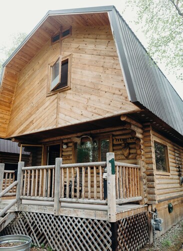 Tranquil cabin with WiFi in charming Wasilla