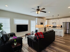 Unclassified image, 4 of 28, button