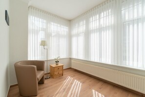 Coffres-forts dans les chambres, Wi-Fi gratuit, draps fournis