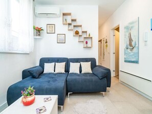 Apartament (Apartment Anka - One Bedroom Apartmen) | Sala d'estar | Televisor de pantalla plana de 32 polzades amb canals per cable