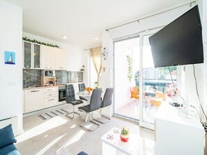 Leilighet (Apartment Anka - One Bedroom Apartmen) | Eget kjøkken | Kjøleskap