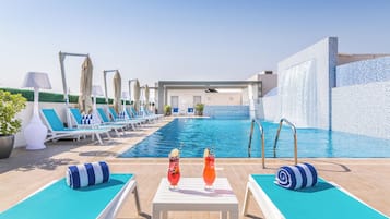 Outdoor pool, pool loungers