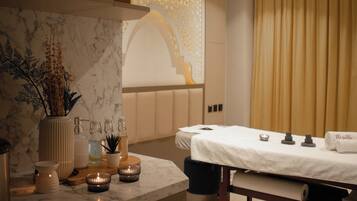 Sauna, steam room