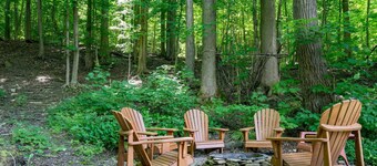 Cottage on 5 Private Acres, Heated Pool & Hot Tub