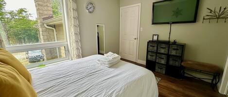 4 chambres, fer et planche à repasser, Wi-Fi, draps fournis