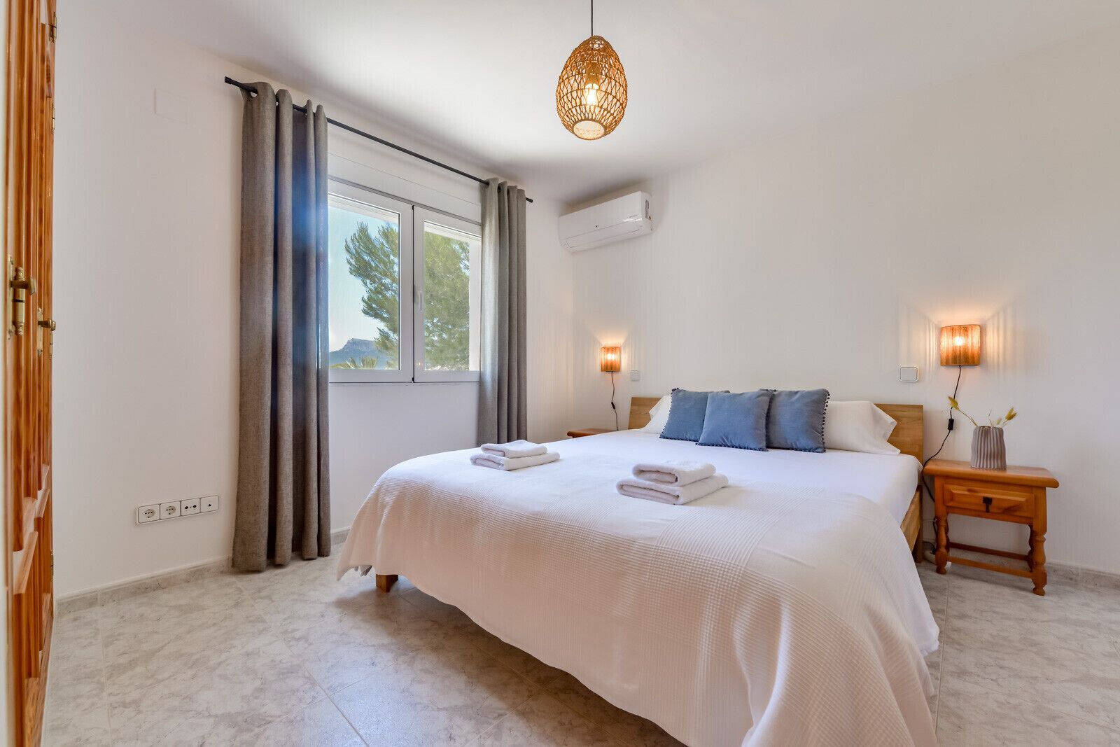 5 chambres, fer et planche à repasser, Wi-Fi gratuit, draps fournis