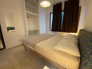 3 chambres, fer et planche à repasser, Wi-Fi gratuit, draps fournis