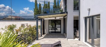 Spacious Pool Apartment Crikvenica