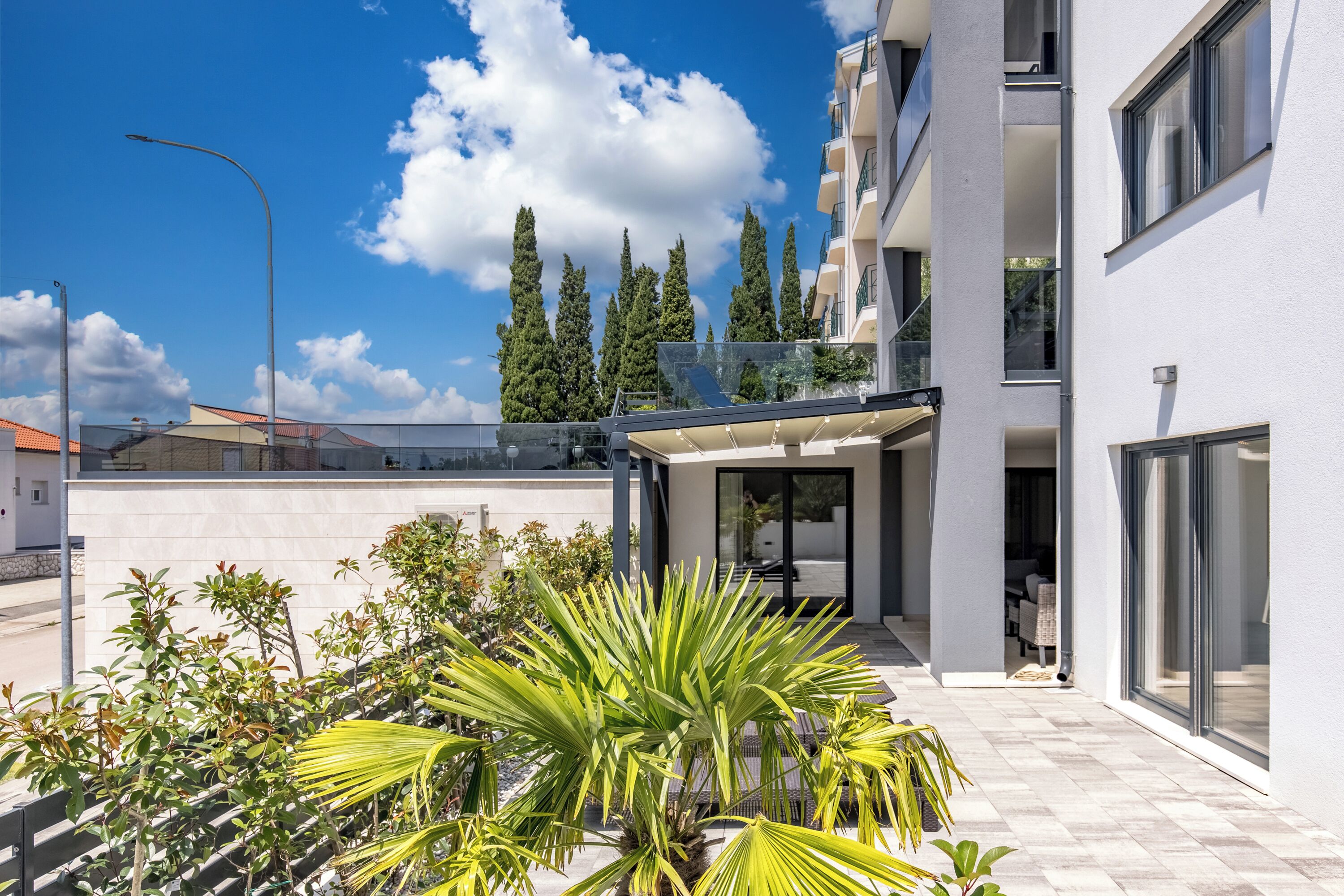 شقة عائلية - عدة غرف نوم - مقابل البحر (Spacious Pool Apartment Crikvenica) | المنشأة من الخارج