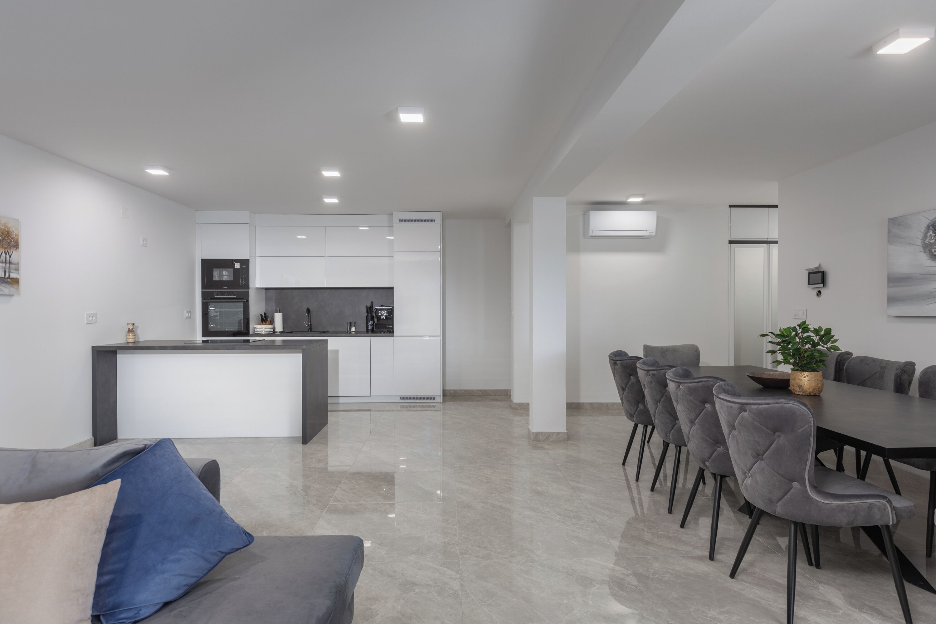 Familjelägenhet - flera sovrum - mot havet (Spacious Pool Apartment Crikvenica) | Restauranger