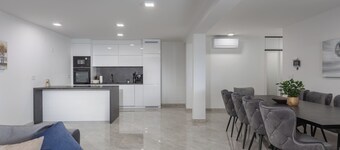 Spacious Pool Apartment Crikvenica