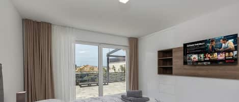 Family Apartment, Multiple Bedrooms, Sea Facing (Spacious Pool Apartment Crikvenica) | 3 bedrooms, iron/ironing board, free WiFi, bed sheets