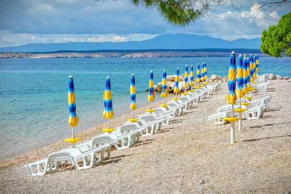 Beach nearby - Luxury Pool Apartment With Sea View (Crikvenica)