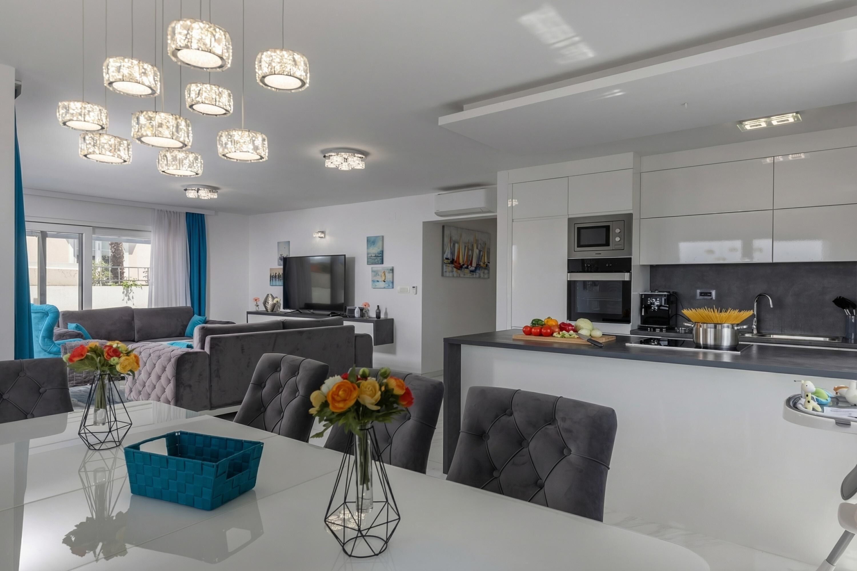 Familienapartment, Mehrere Schlafzimmer, Meerseite (Luxury Pool Apartment With Sea View) | Innenbereich