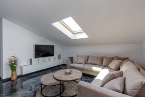 Appartement Familial, plusieurs chambres, vue mer (Pool Apartment Panorama) | Coin séjour