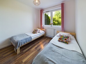Appartement, 1 chambre, terrasse | 1 chambre, ameublement unique, bureau