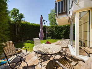 Sundeck - Gdańsk Apartment With Garden by Renters (Gdansk)
