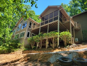 Exterior - Gorgeous Lakefront Home (Salem)