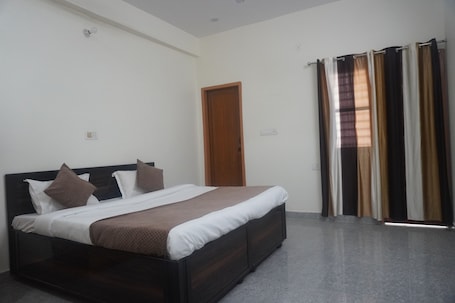 ๋น์ฆ๋์ค ์ํํธ | 2 ๊ฐ์ ์นจ์ค, ๋ฌด๋ฃ WiFi