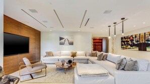 Villa, Garden View | Living area | Flat-screen TV, DVD player - Villa Roxi (Miami)