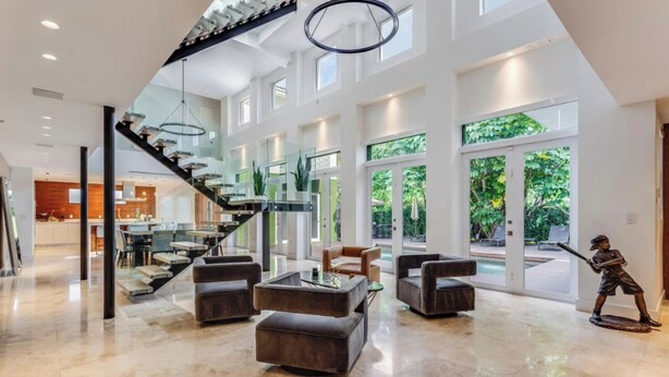 Villa, Garden View | Living area | Flat-screen TV, DVD player - Villa Roxi (Miami)