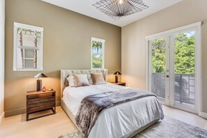 4 bedrooms, in-room safe, blackout curtains, soundproofing - Villa Roxi (Miami)