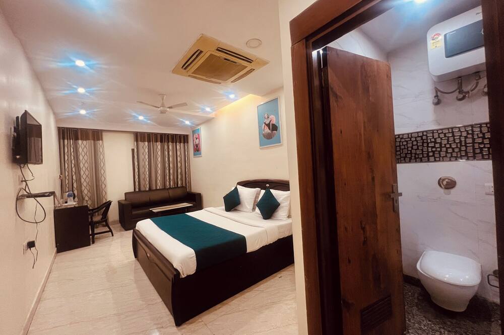 Hotel Lagoona and Banquet Hall