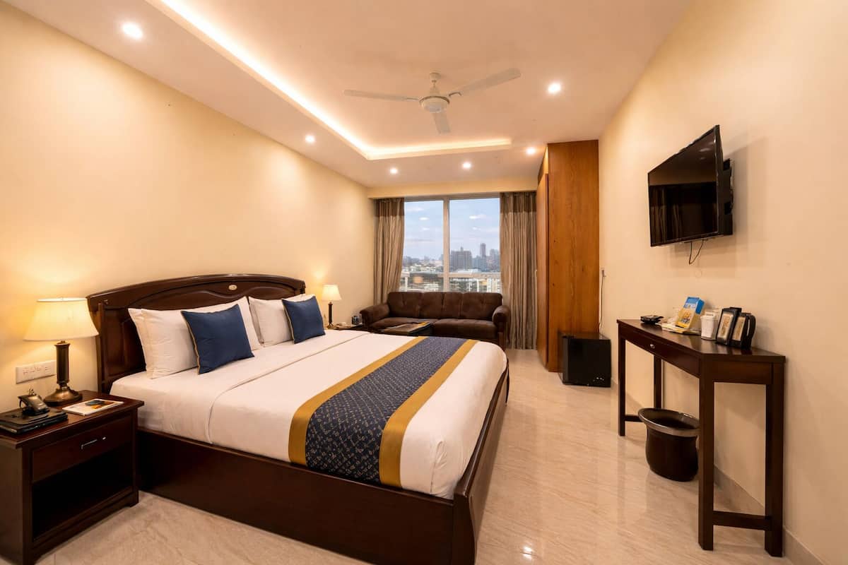 Elite Double Room | Hypo-allergenic bedding available, desk, WiFi (free)