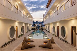 Outdoor pool - The Prime Canggu Bali (Canggu)