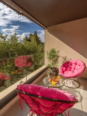 Appartement (Apartment Floramye - Three Bedroom Ap) | Balcon