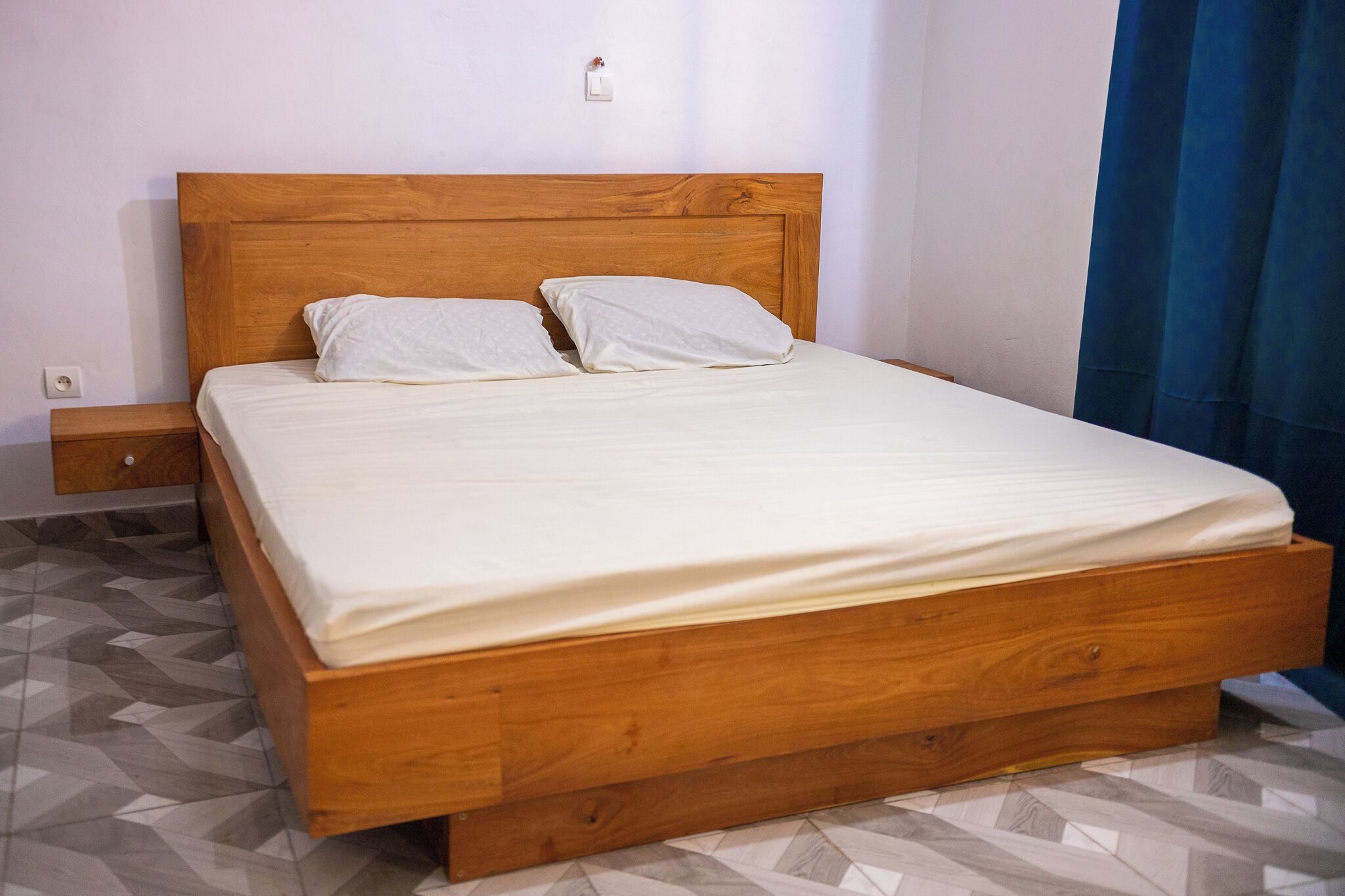 1 slaapkamer, een strijkplank/strijkijzer, beddengoed