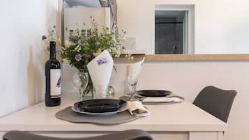 Studio (Apartments Roza - Studio Apartment 1) | Esszimmer