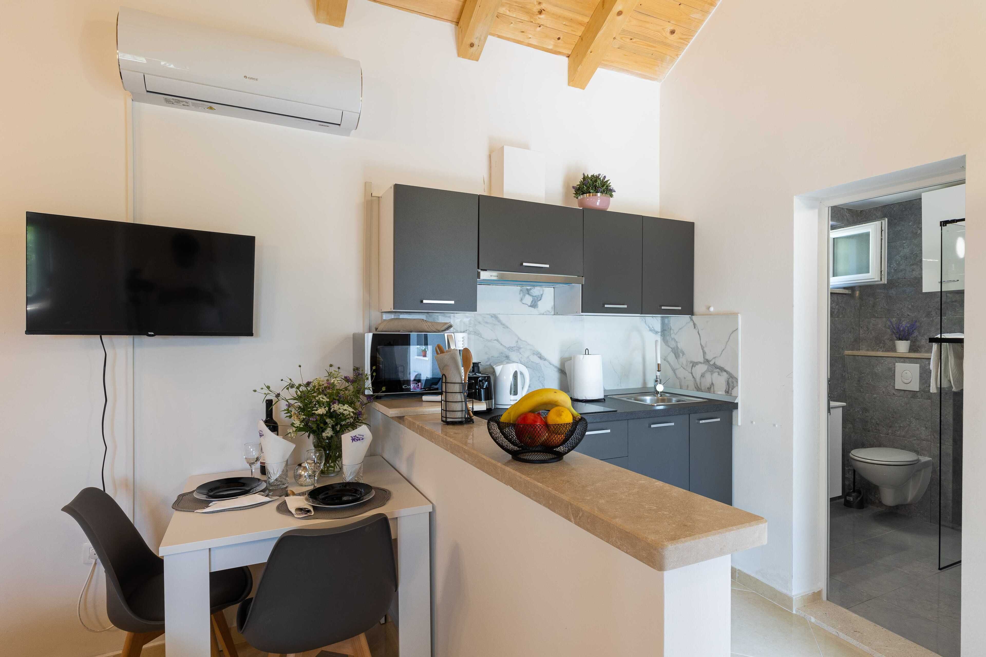 Studio (Apartments Roza - Studio Apartment 1) | Dining room