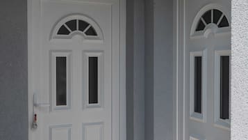 Studio (Apartments Roza - Superior Studio Apa) | Property entrance