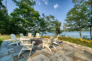 Terrace/patio - Camp Muchemore! Hot Tub, Waterfront! (Hancock)