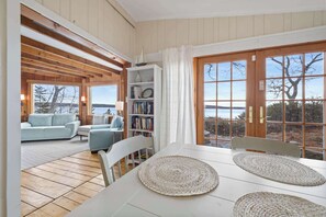 Luokittelematon kuva, 5 kautta 82, painike