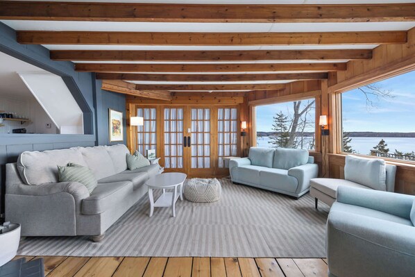 Luokittelematon kuva, 1 kautta 82, painike