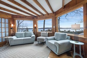 Luokittelematon kuva, 3 kautta 82, painike