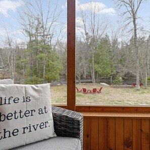 3 bedrooms - Riverside Retreat -breathtaking View Kayak ATV (Mountain)