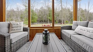 House - Riverside Retreat -breathtaking View Kayak ATV (Mountain)