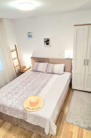 1 bedroom, iron/ironing board, WiFi, bed sheets