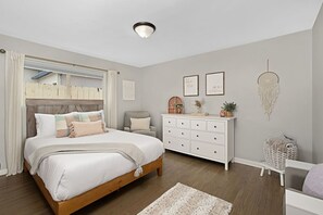 4 habitaciones, escritorio, tabla de planchar con plancha y wifi gratis