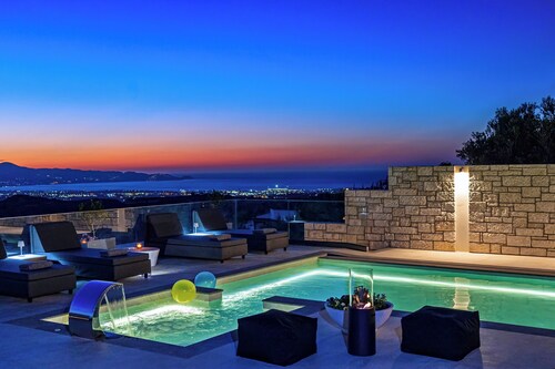 Indigo private Villa with Pool-Gym-Sauna-BBQ by Hospi